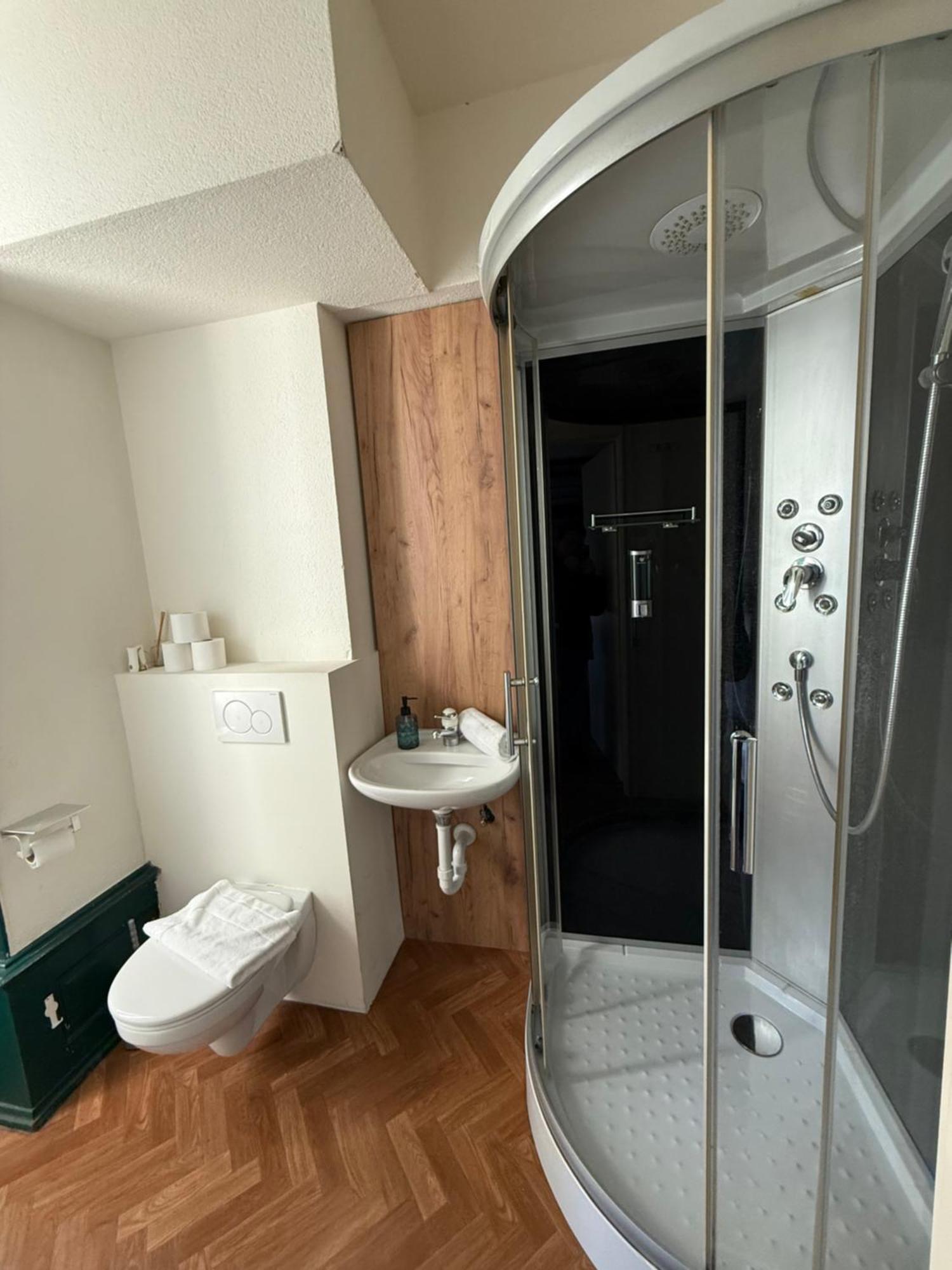 Crown Living Villa Blumenau Studios, Smarttv, Parkplatz 卢斯特瑙 外观 照片