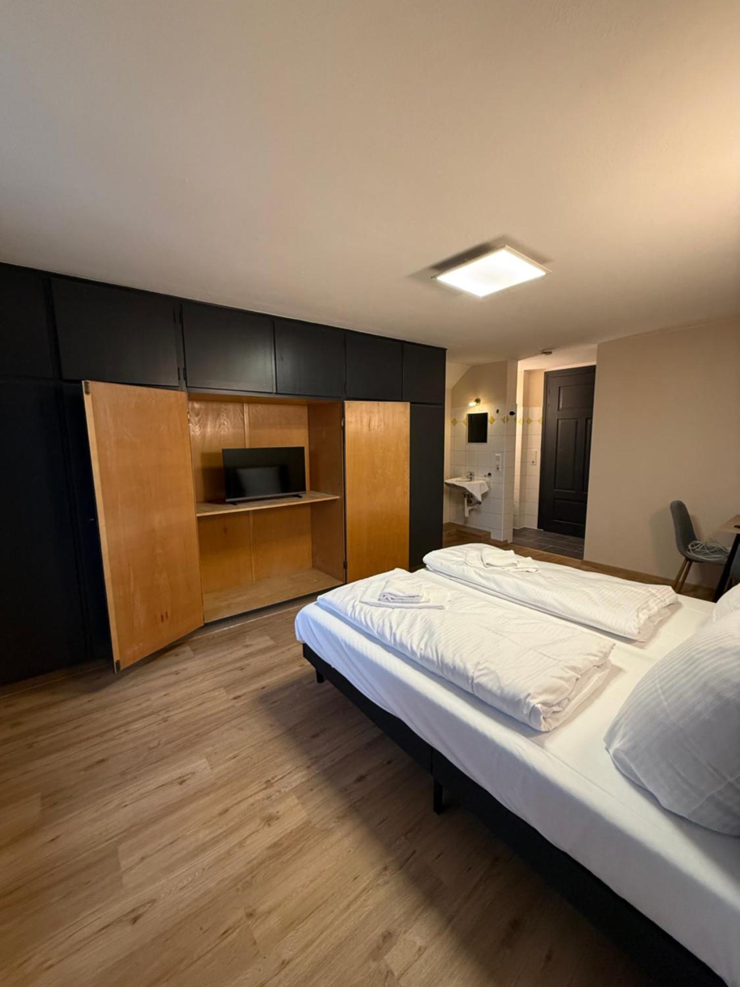 Crown Living Villa Blumenau Studios, Smarttv, Parkplatz 卢斯特瑙 外观 照片