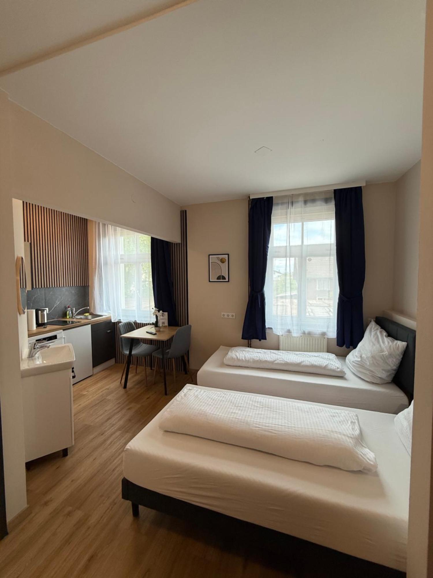 Crown Living Villa Blumenau Studios, Smarttv, Parkplatz 卢斯特瑙 外观 照片